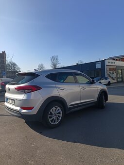 Hyundai tucson 1.7 crdi 85kw - 4