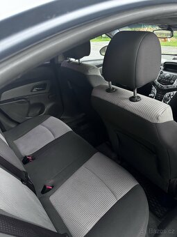 Chevrolet Cruze - 4