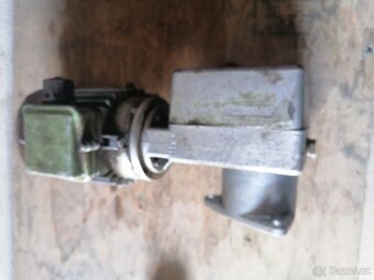 Elektromotor s převodovkou - 4