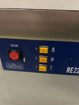 Univerzální robot RE 22 - 4