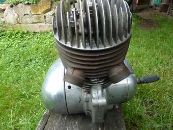 ČZ 175 motor - 4