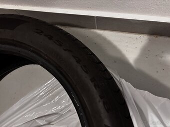 Pirelli 245/45 R18 - 4
