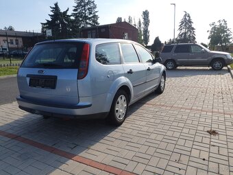 Ford Focus Kombi 1.6i benzín - 4