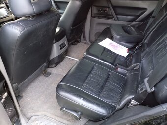 Mitsubishi Pajero - 4