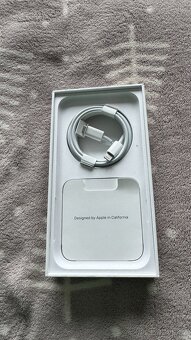 Iphone 11 128GB Red - drobná vada obrazovky viz foto - 4