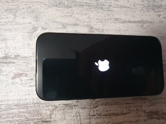 Prodám iPhone 15 - 4