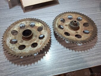 Jawa 50 pionyr, mustang- rozety - 4