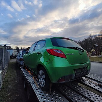 Mazda 2 benzín rok 2012 - 4
