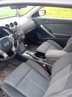 Nissan Altima 2.5S Coupe - 4