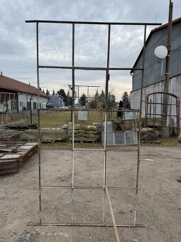 Tovární okno 53 - 4