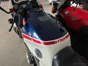 HONDA VF 750 F - 4