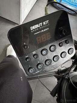 elektronická bicí souprava Alesis Debut Kit.+ stolička - 4