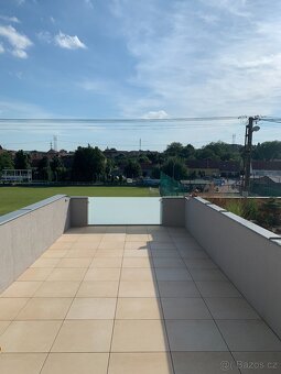 Pronájem vybaveného 1+kk s klimatizací a terasou u Campusu - 4