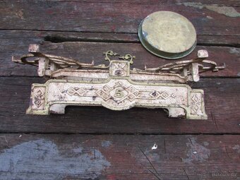 staré váhy kuchyňské - 4