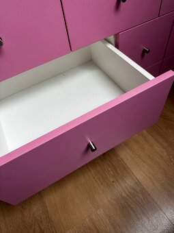 Růžová komoda - 4