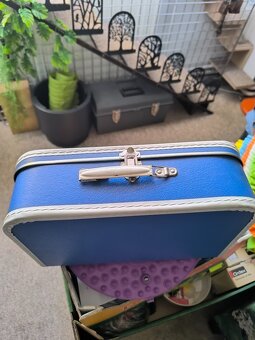 Starý dětský modrý kufřík - 4