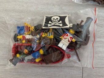 LEGO Pirates 6279 Skull Island - 4