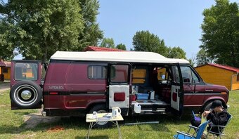 Ford Econoline - 4