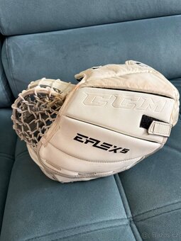 CCM EFlex 5 PRO – lapačka + vyrážečka SR - 4