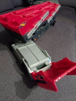 Mattel Hot Wheels Mega tahač - 4