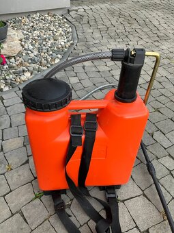 Zahradní postřikovač 12l, velmi dobrý stav - 4