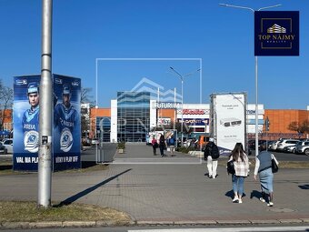 Pronájem skladu, kanceláře - obchodí prostory ul. Novinářská - 4