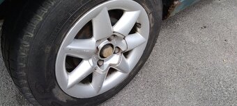 PRODÁM FELICII 1.3LXI 15.000KČ - 4