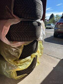 Zimní pneu PIRELLI  WINTER 2 SCORPION 285/40 R 21 - 4