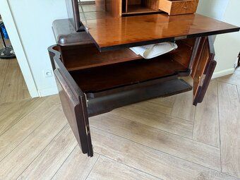 Sekretář (návrh J. Halabala) 30. - 40. léta - 4