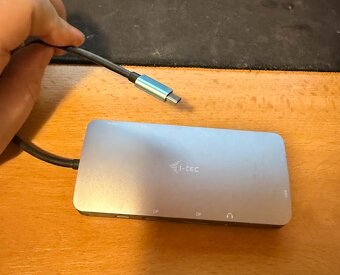 Prodám dokovací stanici 11v1 - 4