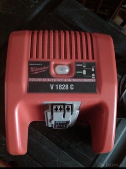 Vrtací kladivo Milwaukee V28HX - 4