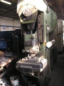 Excentrický lis - 4