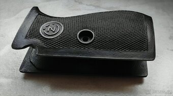 Pažbičky na pistoli CZ-27 7.65 Browning - 4