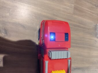 velke hasicske auto - 4