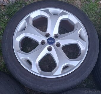 Al kola Ford 235/45R18 - 4