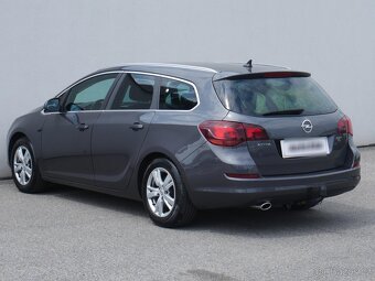 Opel Astra 2.0 CDTi , 118 kW nafta, 2010 - 4