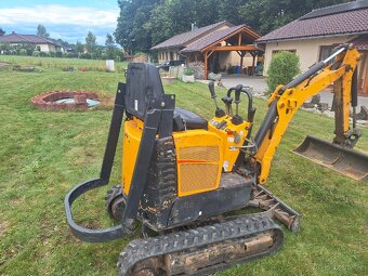 Bobcat E08 - 4