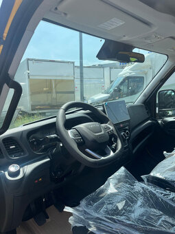 7 místná odtahovka - Iveco Daily 70-180 r.v. 2025 - 4