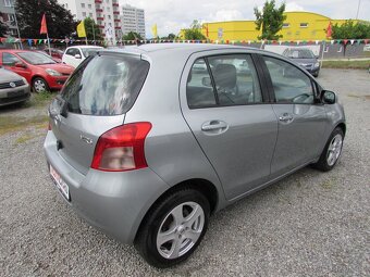 Toyota Yaris 1.3i 64kW, serviska, nová STK, ALU kola - 4