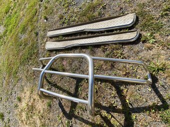 SSANGYONG MUSSO - PŘEDNÍ OCHRANNÝ RÁM A NÁŠLAPY COBRA - 4