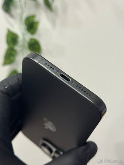 iPhone 15 Pro Max 256GB černý - 4