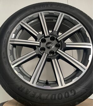 Nove original alu Audi Q7 SQ7 4M r20 285/45/20 100% - 4