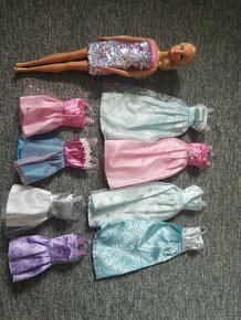 Panenka typu Barbie s garderobou - 4