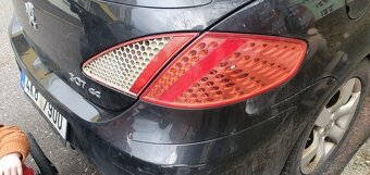Zadní levé světlo...Peugeot 307cc...Kabriolet - 4
