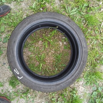 285/40R22 - 4