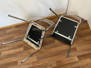 Dvě židle nerezové konstrukce, opěradlo z pískovaného plexi - 4