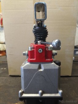 Dvoučinná hydraulická pumpa - 4