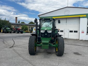 traktor John Deere 6115M - 4