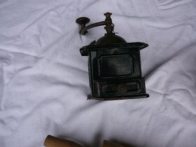 dřevěný a plechový mlýnek na kávu,dřevěný hmoždíř s paličkou - 4