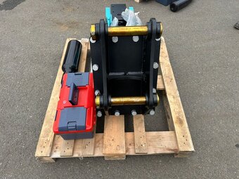 Bourací kladivo Bulldog pro JCB 3CX/4CX - 360kg - 4